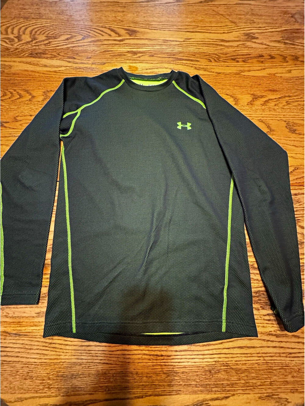 Under Armour ColdGear Mens M Fitted Long Sleeve Crew Neck Shirt Black Green